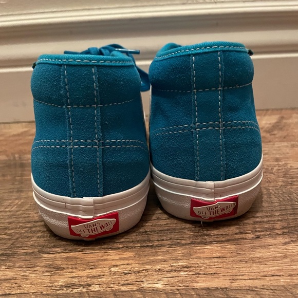 Vans x Simpsons Chukka Mid - Picture 2 of 4